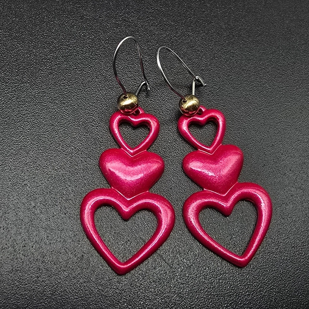 Avon 1988 Heart to Heart Earrings Dark Pink Vintage Valentine's Jewelry